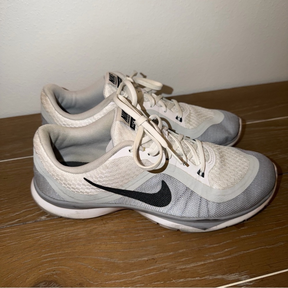 Women’s Nike Training flex Tr6 Running shoes - Picture 2 of 5